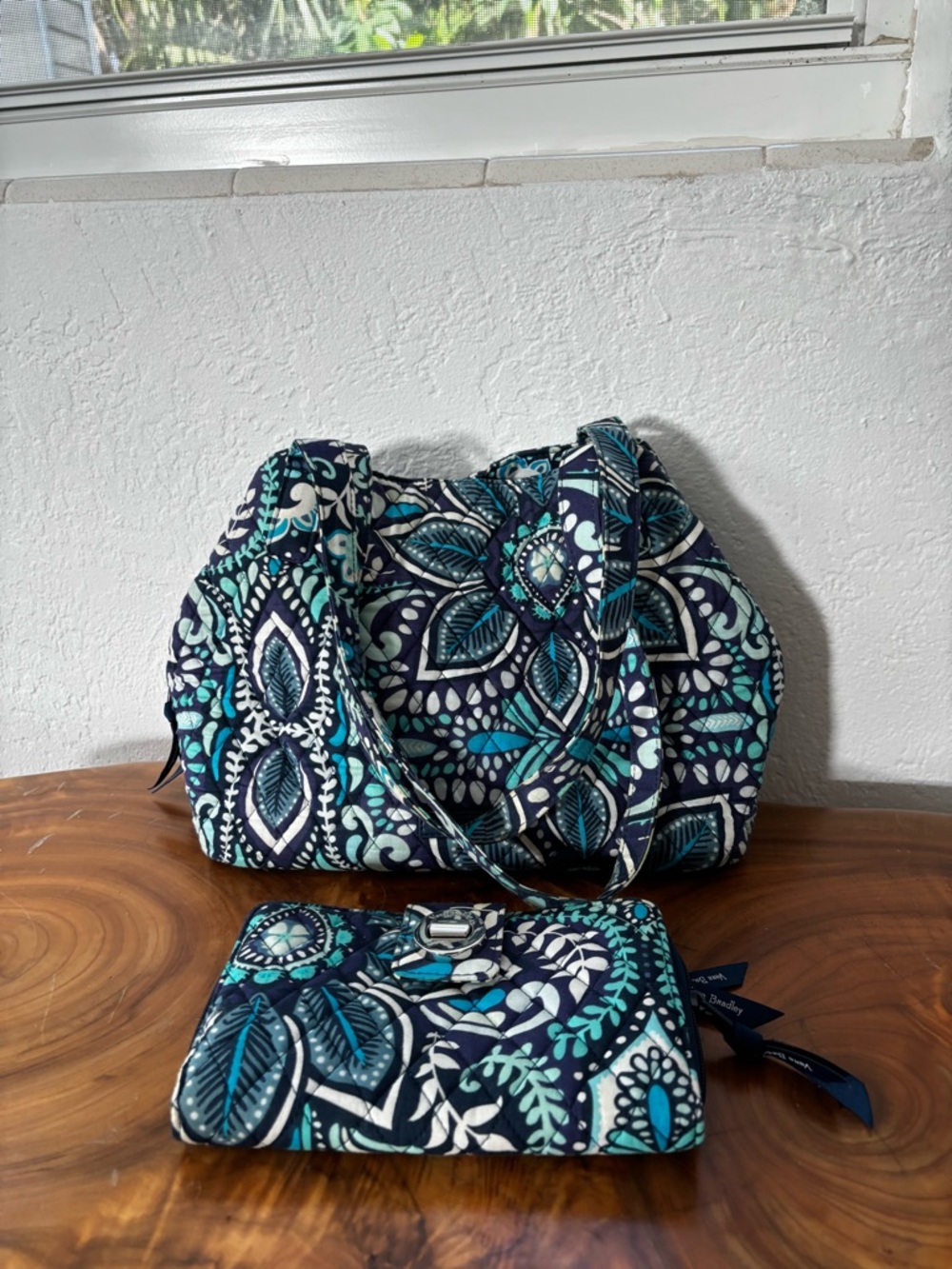 Vera Bradley Tote Bag in Blue Island Medallion With Matching Wallet